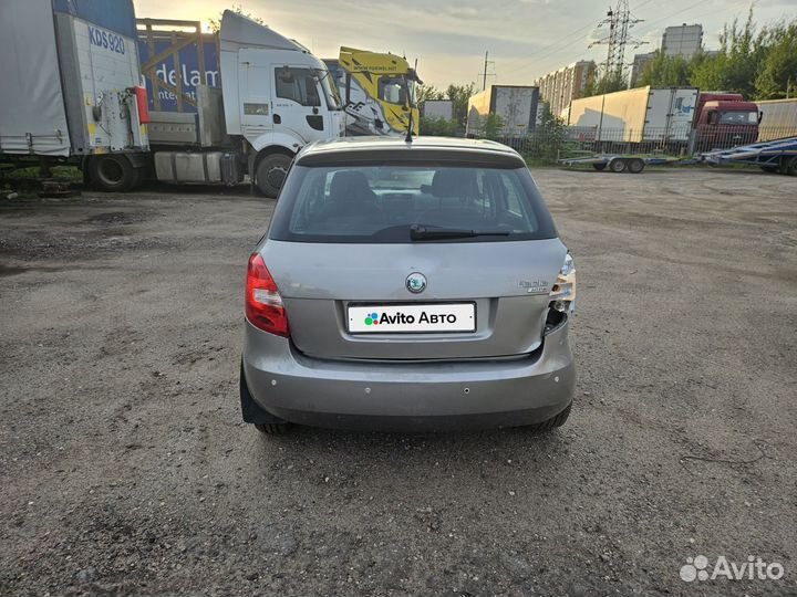 Skoda Fabia 1.2 МТ, 2010, битый, 190 000 км