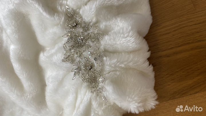 Накидка из искуственного меха