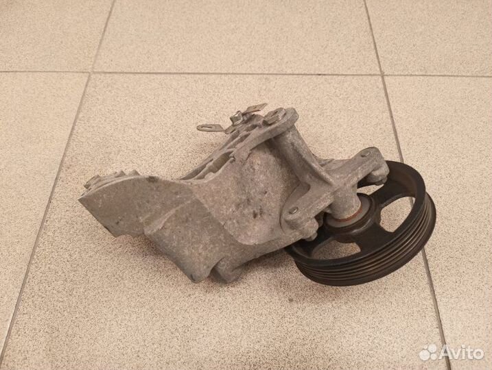 Кронштейн гидроусилителя руля Mitsubishi Galant