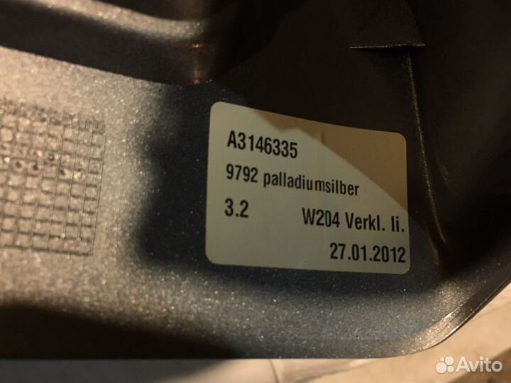 W204. Крышка зеркала Mercedes