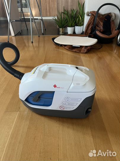 Пылесос Karcher с водяным фильтром DS6