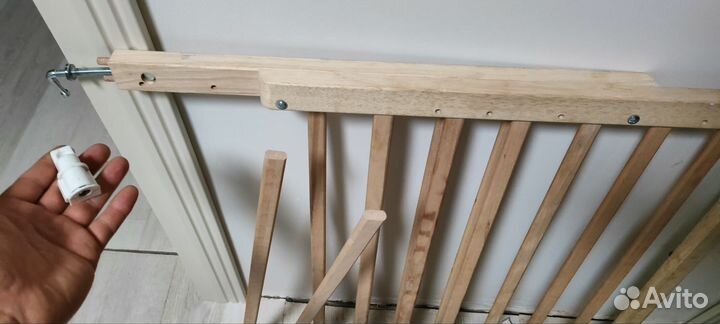 Перегородка барьер для детей на лестницу