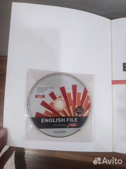 Книга и раб. тетр. English File Elementary 3 изд
