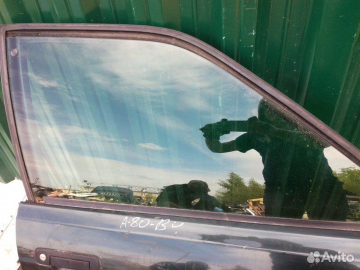 Стекло дверное переднее правое Audi 80 B4