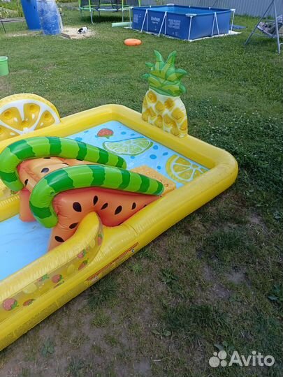Детский надувной бассейн с горкой бу