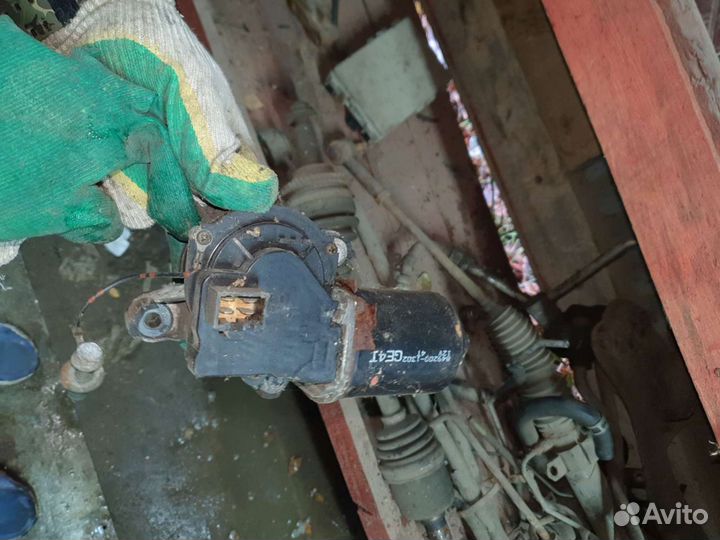 Моторчик дворников на мазду 626 2001г