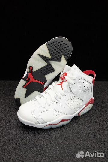 Jordan 6 Retro Red Oreo 37.5EUR / 23.5CM