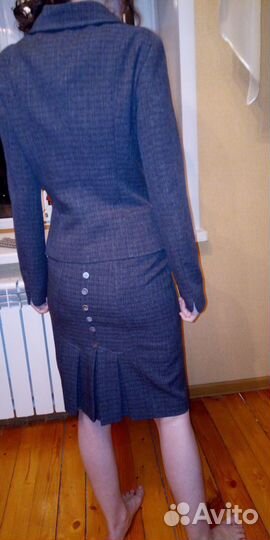 Костюм 40 р