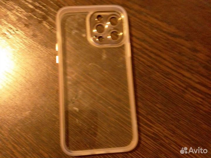 Чехол на iPhone 13