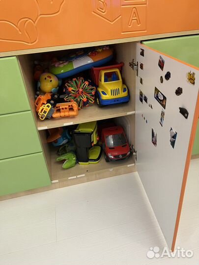 Детская кроватка с ящиком и матрасом