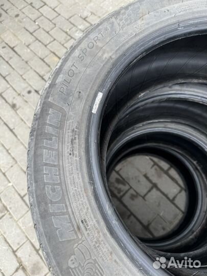 Michelin Pilot Sport 4 225/55 R17