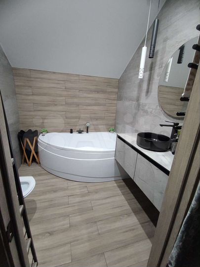 Дом 235 м² на участке 8 сот.