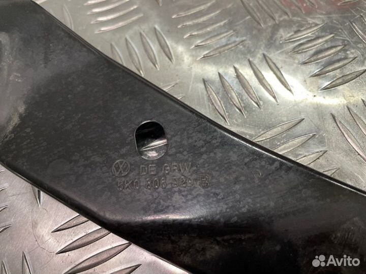 Кронштейн крыла передний левый Volkswagen Golf 6