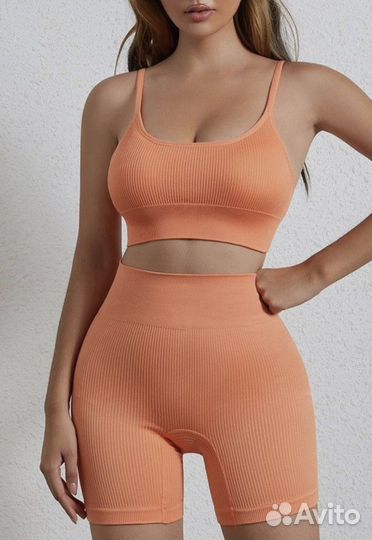 Спортивный фитнес костюм женский