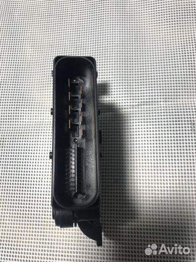 Блок управления стояночным тормозом Audi A6 C6 4F0