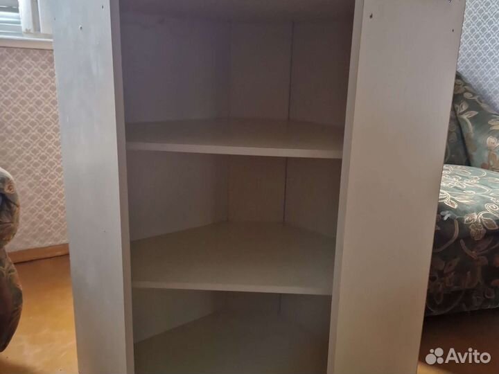 Угол от кухонной мебели. Размер 60 на 60