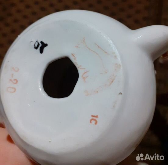 Статуэтка фарфор