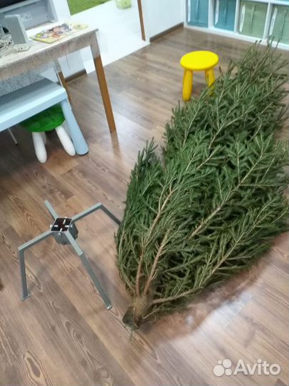 Надежная стойка для елки