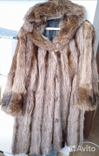 Шуба енотовая 50- 52