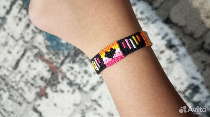 Фенечка с сердечками