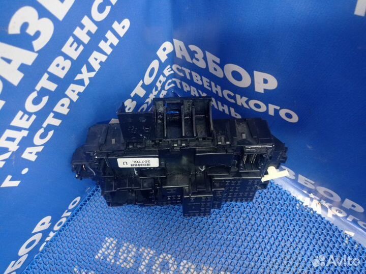 Блок предохранителей Ford Explorer внедорожник KX