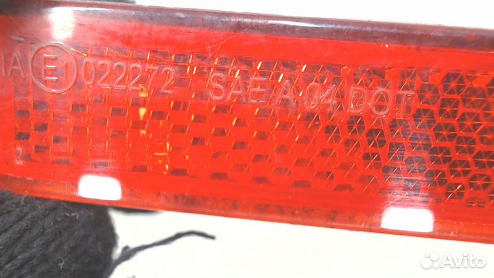 Катафот Volkswagen Tiguan, 2012