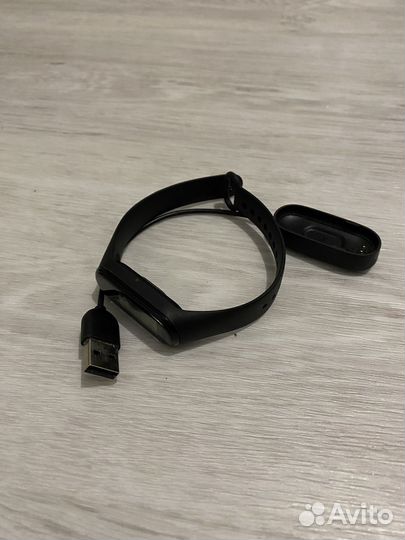 Часы xiaomi mi band 4