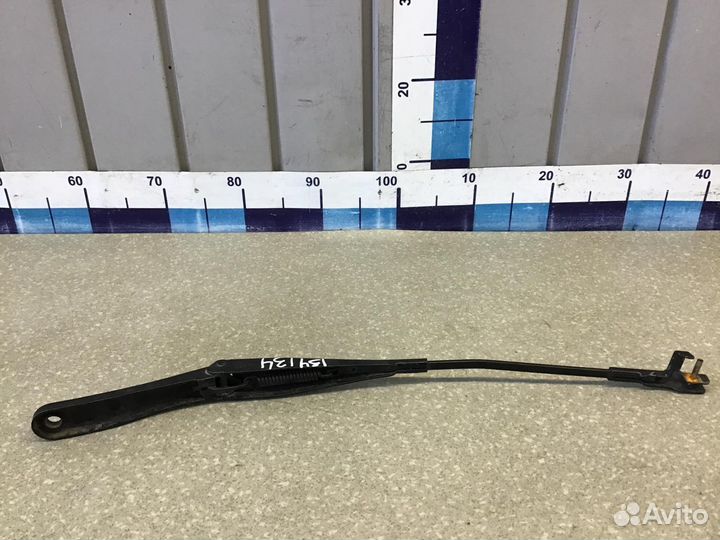 Поводок стеклоочистителя передний левый Opel Astra