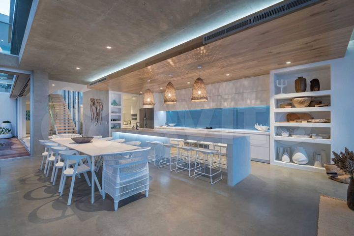 Дом 260 м² на участке 6 сот.