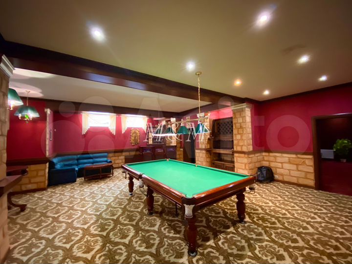 Коттедж 950 м² на участке 30 сот.