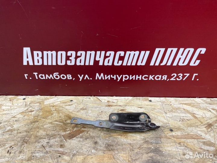 Петля капота левая Renault Duster