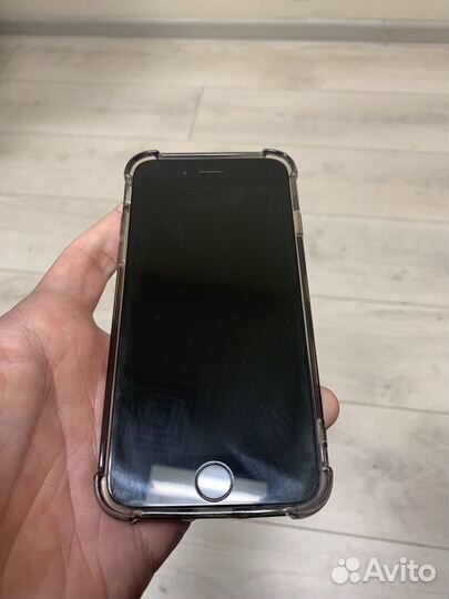 Телефон iPhone 7