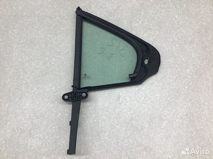 Стекло двери задней правой Skoda Rapid 2013-2020