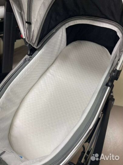 Новая компактная коляска Luxmom 750