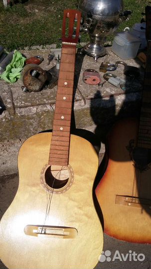 Акустическая гитара