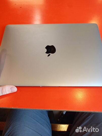 Apple MacBook Pro 13
