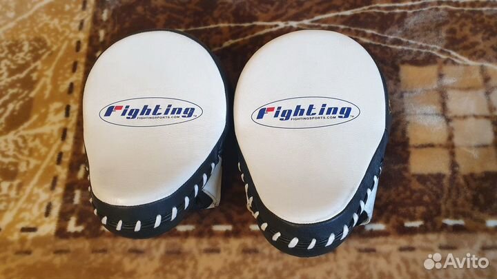 Лапы Fighting Sports Tri-Tech. Натуральная кожа