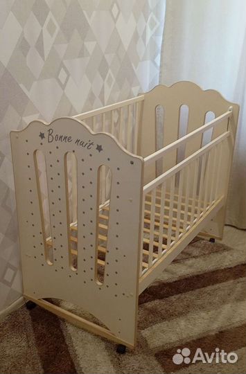 Детская кроватка