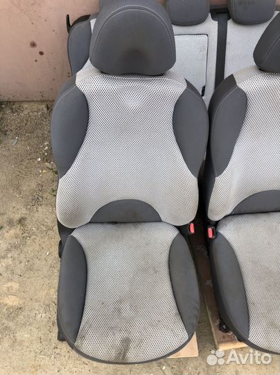 Комплект сидений Nissan Note e11