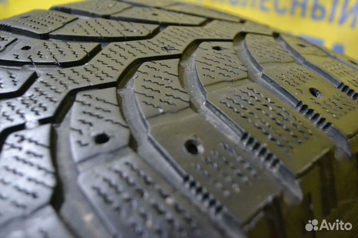 Bridgestone Blizzak Spike-01 235/60 R17