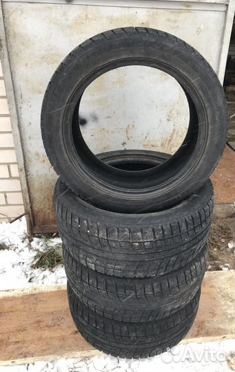 Bridgestone Blizzak Revo2 225/50 R17