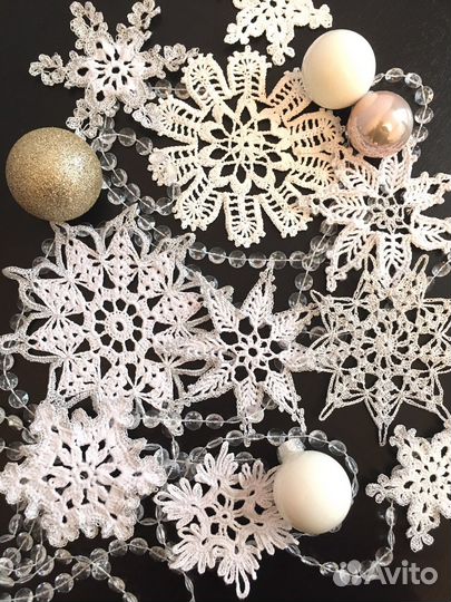 Снежинки кружевные