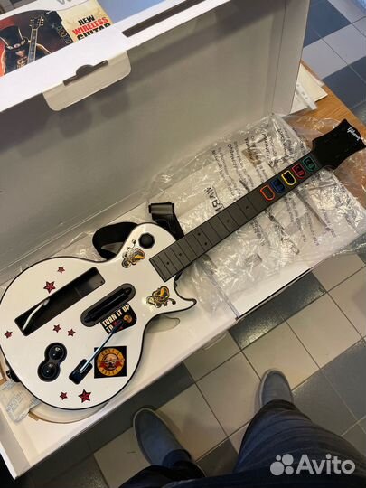 Продам Nintendo Wii + Guitar Hero 3 + 5 игр