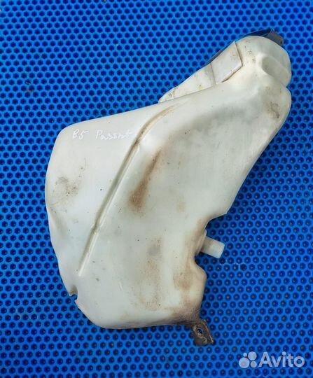 Бачок омывателя с моторчиком Volkswagen passat b5