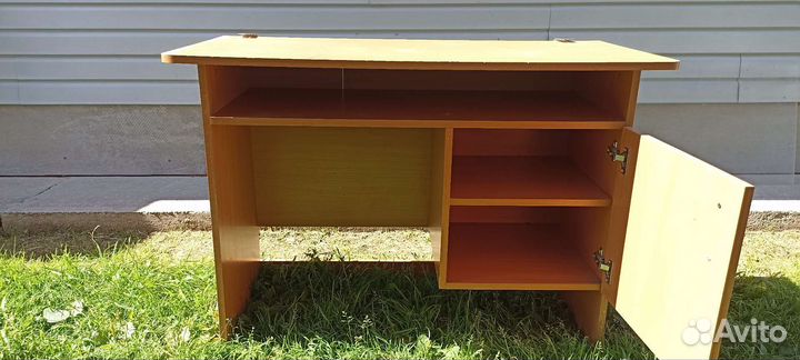 Письменный стол