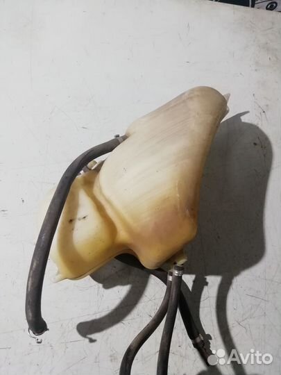 Расширительный бачок топливный BMW 5 E34