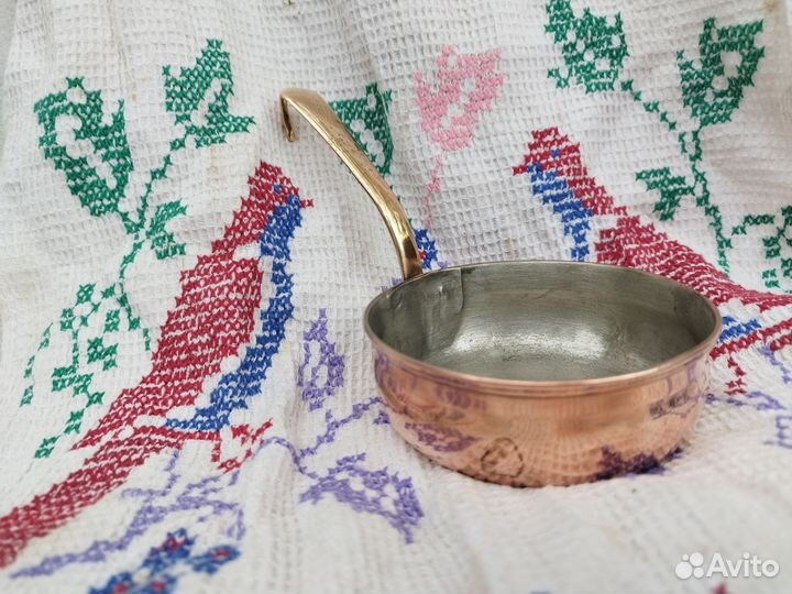 Старинный медный ковш