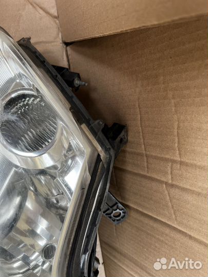 Передняя левая фара Nissan fuga