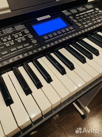 Синтезатор для Обучения с Подсветкой Клавиатуры