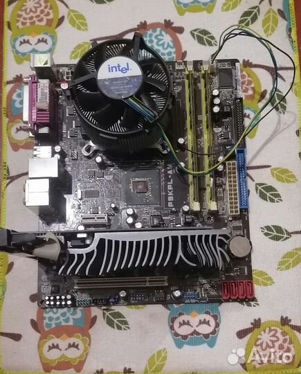 Материнская плата 775